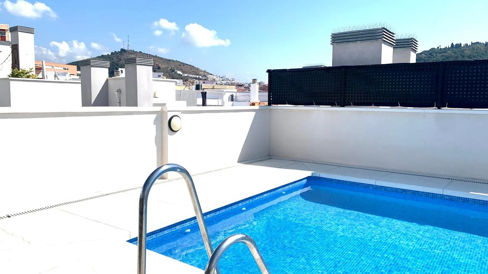 Homely Malaga Refino Bajo G6 Y F6 Spain
